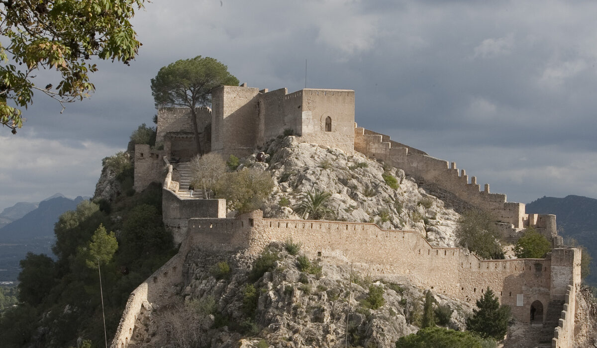 Vista del Castillo de Xàtiva, una fortaleza medieval situada en la provincia de Valencia España
